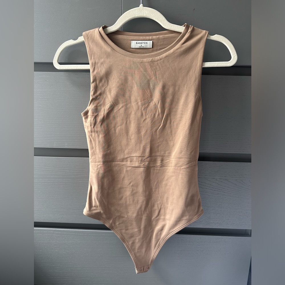 Aritzia babaton tan seamless sculpt sleeveless bodysuit size medium